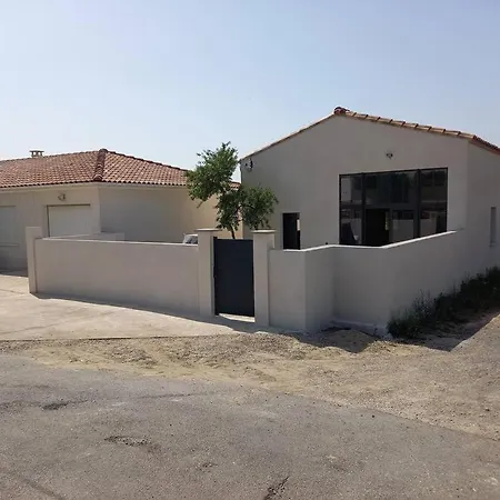 Villa Cosy-Loft Industriel , Jacuzzi , Wifi , 6 Personnes Max Aigues-Vives  Exterior foto