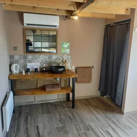 Villa Cosy-Loft Industriel , Jacuzzi , Wifi , 6 Personnes Max Aigues-Vives  Exterior foto